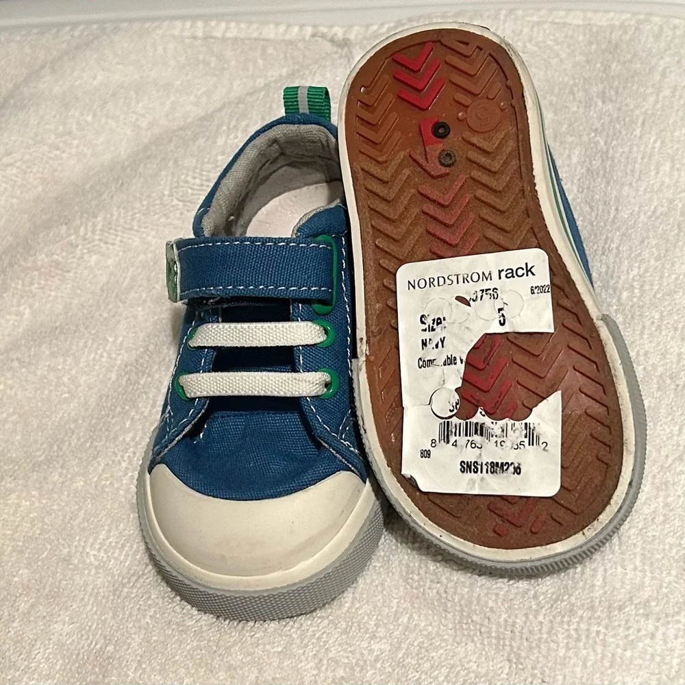 Nordstrom Rack Baby shoes - Picture 3 of 4